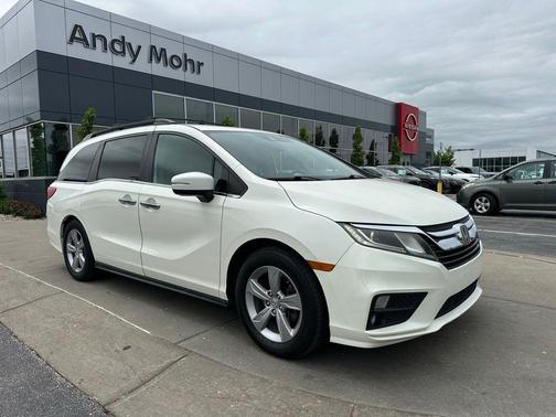 White Diamond Pearl 2018 Honda Odyssey EX-L