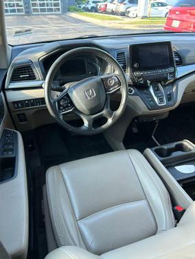 White Diamond Pearl 2018 Honda Odyssey EX-L