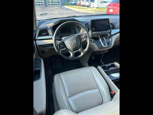White Diamond Pearl 2018 Honda Odyssey EX-L