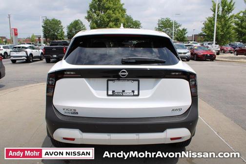 2025 Nissan Kicks SV