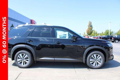 2025 Nissan Pathfinder SL