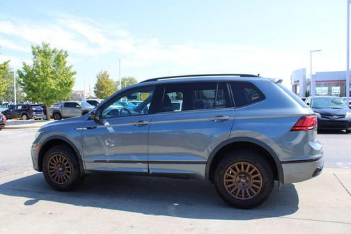 2022 Volkswagen Tiguan 2.0T SE R-Line Black 4MOTION