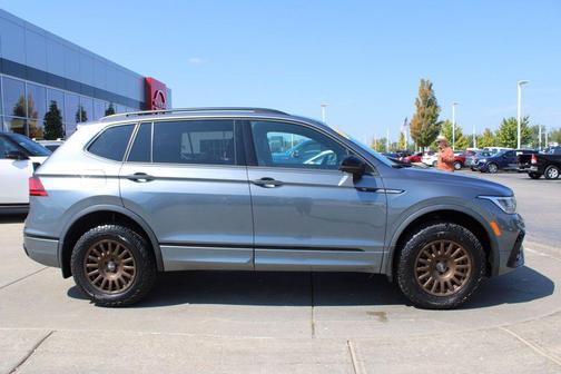 2022 Volkswagen Tiguan 2.0T SE R-Line Black 4MOTION