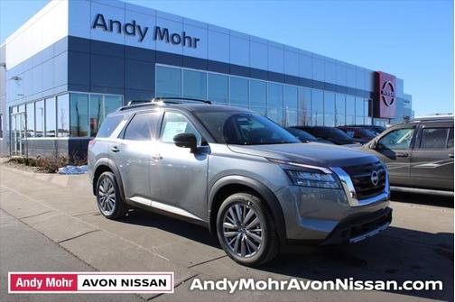 2025 Nissan Pathfinder SL