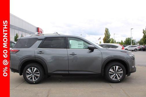 2025 Nissan Pathfinder SL