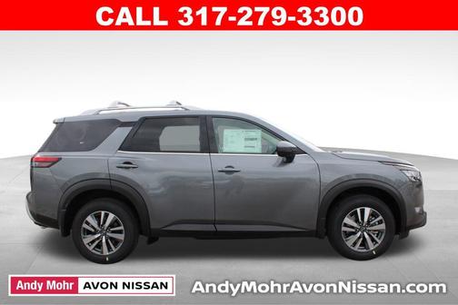 2025 Nissan Pathfinder SL