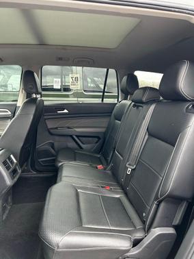 2022 Volkswagen Atlas 3.6L SE w/Technology