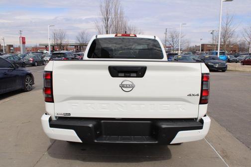 2025 Nissan Frontier SV