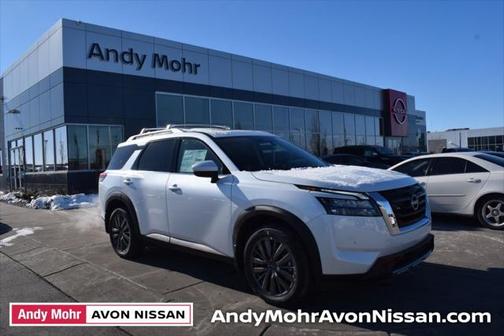 2025 Nissan Pathfinder SL