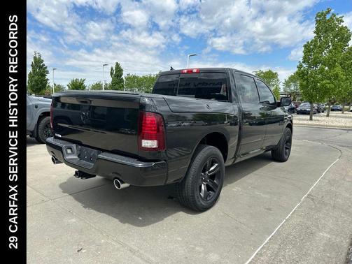 Brilliant Black Crystal Pearlcoat 2016 RAM 1500 Sport