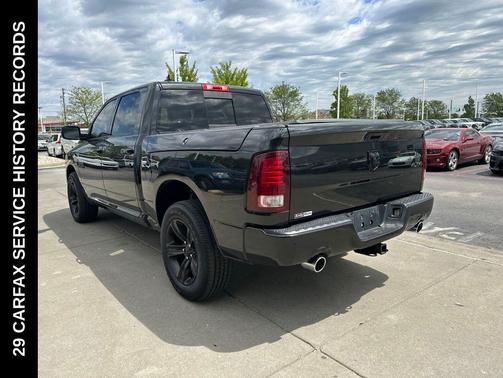 Brilliant Black Crystal Pearlcoat 2016 RAM 1500 Sport