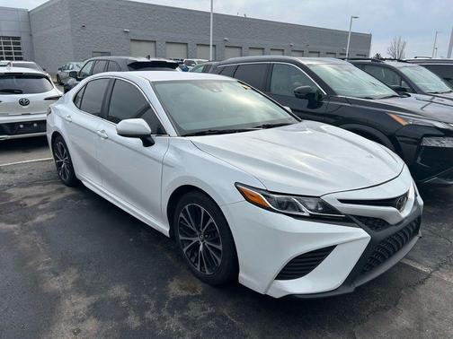 2019 Toyota Camry SE