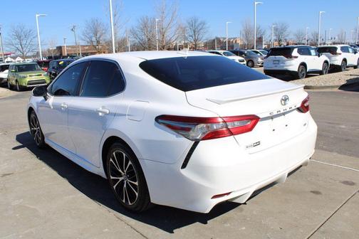 2019 Toyota Camry SE