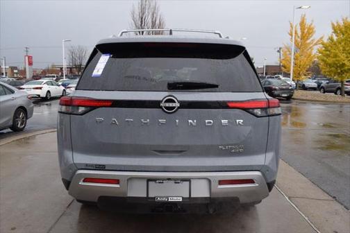 2025 Nissan Pathfinder Platinum