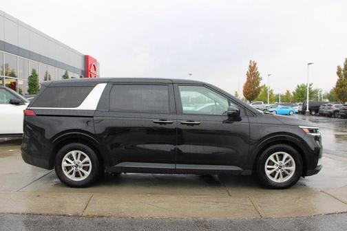 2022 Kia Carnival LXS