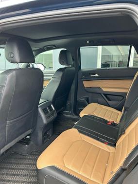 2022 Volkswagen Atlas Cross Sport 3.6L V6 SEL Premium R-Line