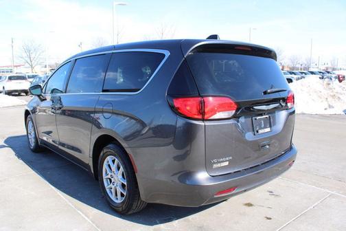 2023 Chrysler Voyager LX