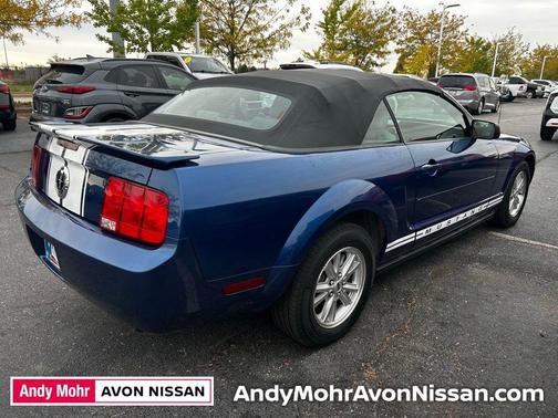 2007 Ford Mustang Deluxe