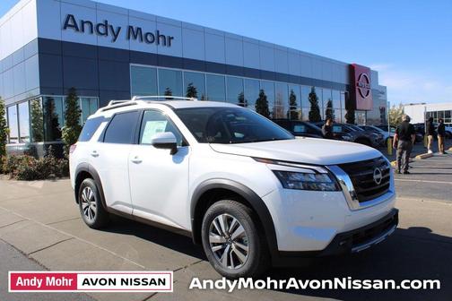 2025 Nissan Pathfinder SL