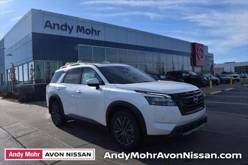 2025 Nissan Pathfinder SL