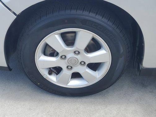 Brilliant Silver Metallic 2007 Nissan Versa S