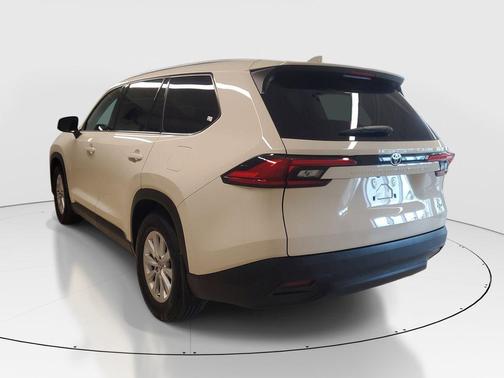 Cream 2024 Toyota Grand Highlander XLE