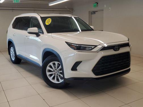 White 2024 Toyota Grand Highlander XLE