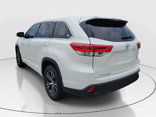 Blizzard Pearl 2018 Toyota Highlander LE