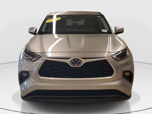 Celestial Silver Metallic 2024 Toyota Highlander LE