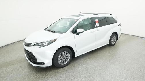 2025 Toyota Sienna XLE