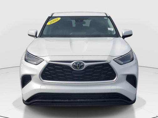 Pearl 2022 Toyota Highlander L