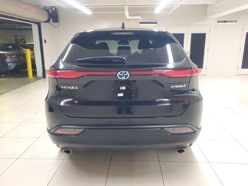 2022 Toyota Venza LE