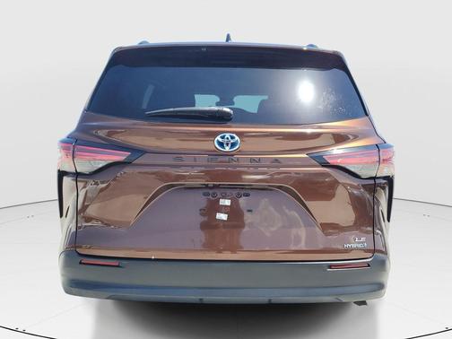 Sunset Bronze 2021 Toyota Sienna LE