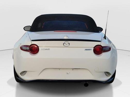 Arctic White 2016 Mazda MX-5 Miata Club