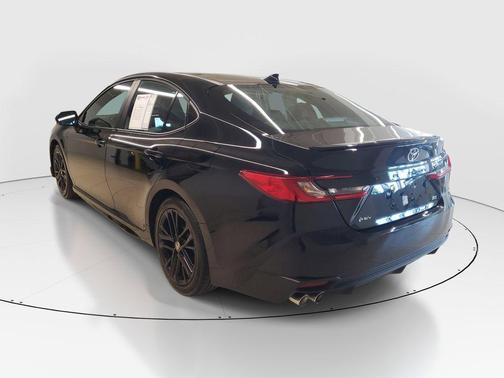 Black 2025 Toyota Camry SE