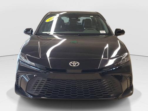 Black 2025 Toyota Camry SE
