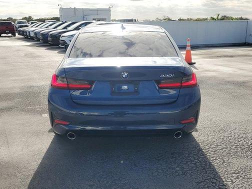 2022 BMW 330 i