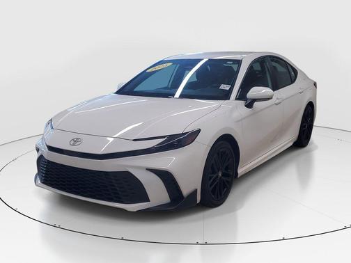 Ice 2025 Toyota Camry SE