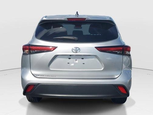 2022 Toyota Highlander L