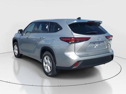 2022 Toyota Highlander L