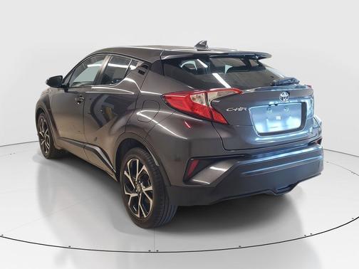 2021 Toyota C-HR XLE