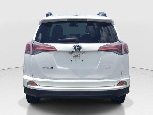 Super White 2017 Toyota RAV4 LE