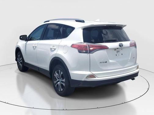 Super White 2017 Toyota RAV4 LE
