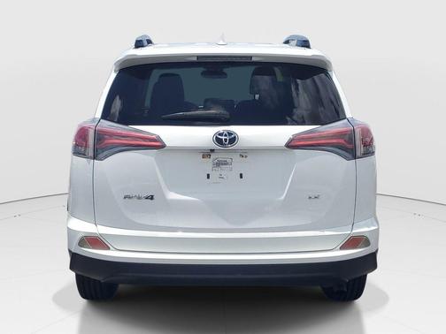 Super White 2017 Toyota RAV4 LE