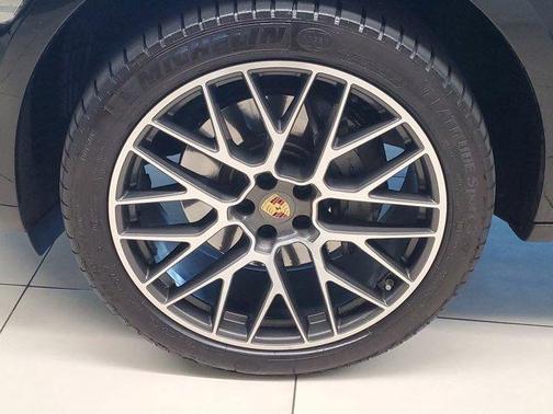 2020 Porsche Macan S