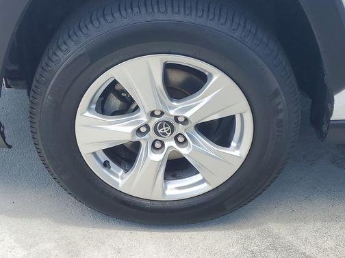 Super White 2020 Toyota RAV4 XLE