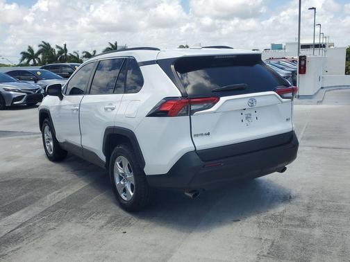 Super White 2020 Toyota RAV4 XLE