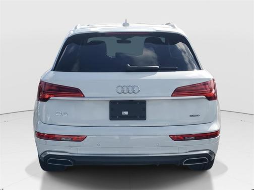 2023 Audi Q5 45 S line Prestige