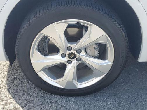 2023 Audi Q5 45 S line Prestige