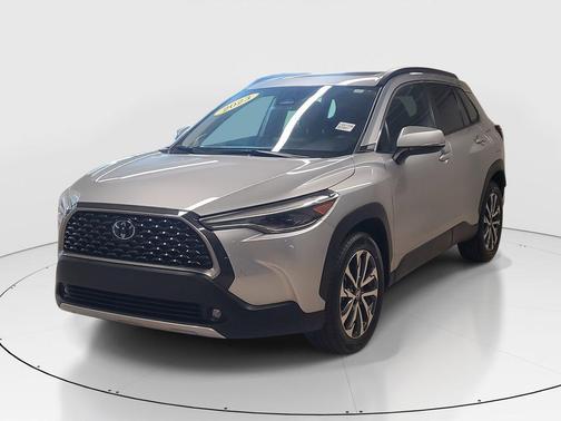 2023 Toyota Corolla Cross XLE